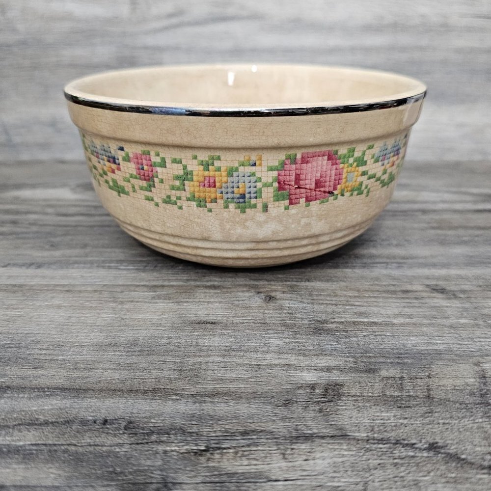 Harker Hotoven 1930s Vintage Pottery Serving Petit Point Floral Mixing Bowl Set - Picture 7 of 9